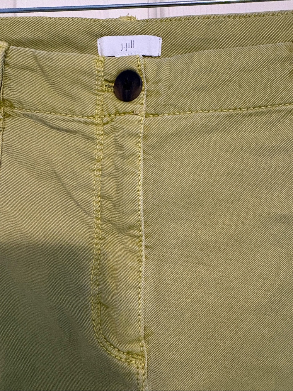 J. Jill Green Trapunto Stitch Bermuda Shorts Patch Pocket Size 12 - Picture 4 of 10